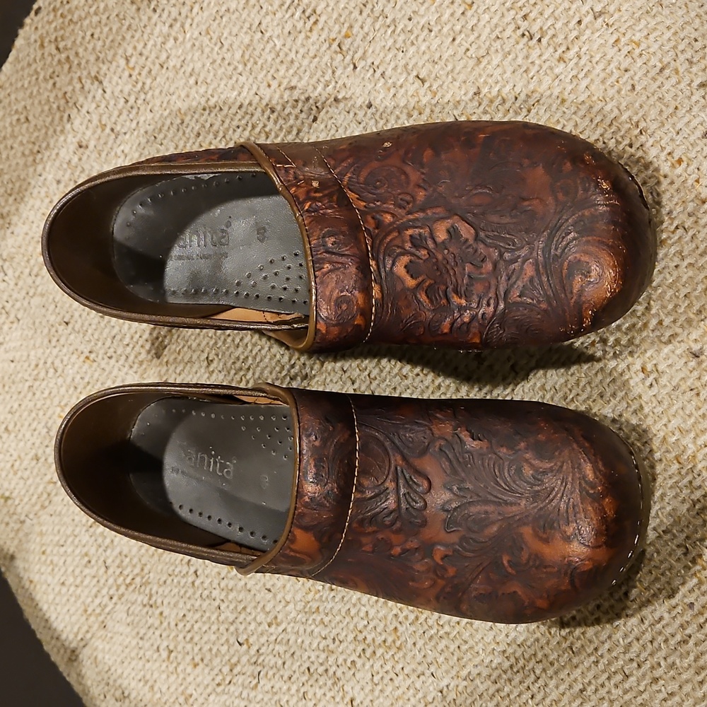 Sanita Brown Embossed Leather Clogs EU 40 - Picture 2 of 7